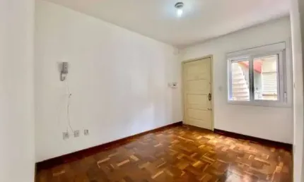 Apartamento com 2 quartos à venda na Beco Plínio Brasil Milano, 2213, Passo da Areia, Porto Alegre por R$ 230.000