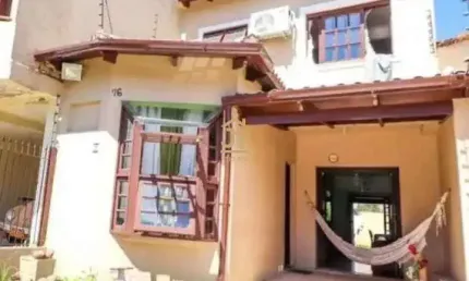 Casa com 3 quartos para alugar na Rua Baldoino Bottini, 76, Hípica, Porto Alegre por R$ 3.600