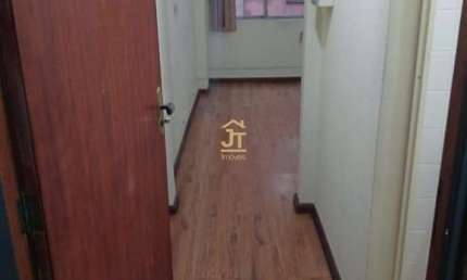 Sala comercial para alugar na Rua Vigário José Inácio, 566, Centro Histórico, Porto Alegre por R$ 950