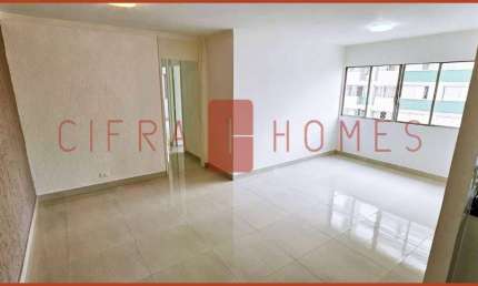 Apartamento lindo e totalmente reformado à venda, com 3 dormitórios (sendo 1 suíte), 1 vaga de gara