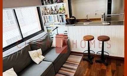 Apartamento para locação, totalmente mobiliado e reformado, com 1 dormitório, 1 vaga de garagem, no
