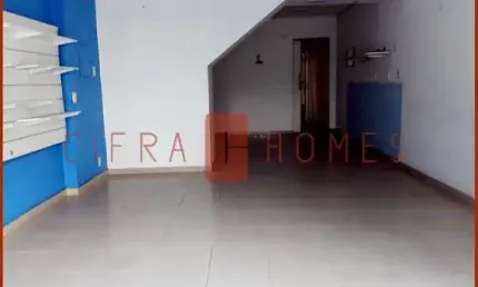 Sobrado para locação comercial, com 130 m²,  2 vagas de garagem na frente, em ótima localização do