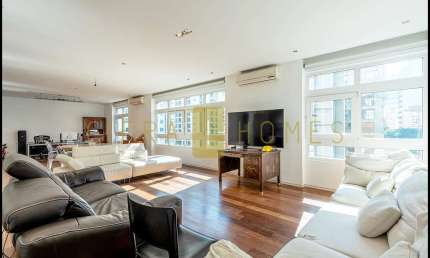 Apartamento à venda, com 240 m², 3 suítes, 2 vagas, no melhor de Cerqueira César