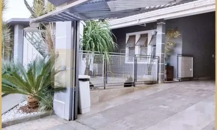 Linda casa a venda com 05 dormitórios, 04 banheiros e 04 vagas em Atibaia - SP