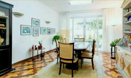 Casa Espaçosa prox. ao Pq. Ibirapuera, 3 Dormitórios, Escritório com Terraço e 4 Vagas