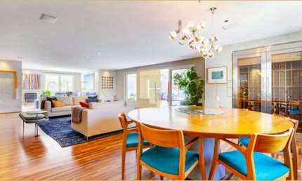Luxuoso Apartamento de 278m² com 3 Suítes, Varanda Ampla e 3 vagas.