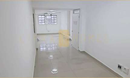 Casa Comercial Reformada com 9 Salas e 7 Vagas no melhor do Jardim Paulista.