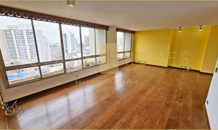 Apartamento amplo e iluminado com vista panorâmica e lazer completo em excelente local