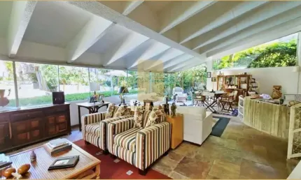 Casa espetacular à venda, com 350 m², 4 dorm (2 suítes), piscina, no Morumbi