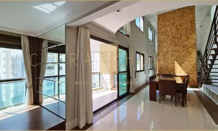 Apartamento duplex à venda com 3 suítes, 4 vagas, 2 sacadas, living amplo, home office e área de se