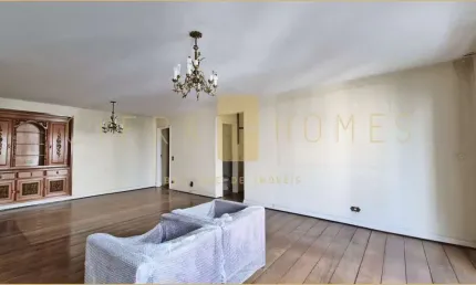 Amplo apartamento à venda, com 160m², 4 dormitórios, suíte, copa e cozinha, em excelente condomínio