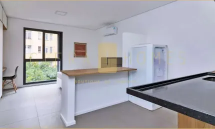 Studio mobiliado à venda, com 27m², em andar alto, iluminado e em excelente condomínio em Higienópo