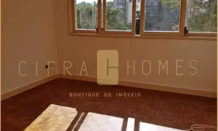 Apartamento  à Venda com 2 Dormitórios e Suíte em Localização Privilegiada