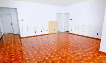 Amplo Apartamento à venda, com 3 dormitórios e sala para 3 ambientes, com excelente iluminação, no