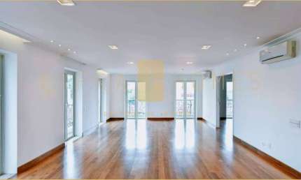 Exclusivo Apartamento, disponível para venda e locação, com 4 suítes, terraço e 6 vagas de garagem.