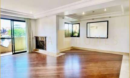 Apartamento exclusivo para venda e locação, 2 suítes, repaginado. Um por andar, em excelente edifíc