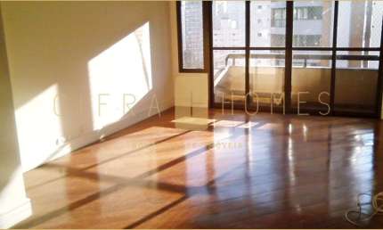 Apartamento à venda e locação, 231m², com 4 dormitórios e 1 suíte. Oportunidade Única em Moema.