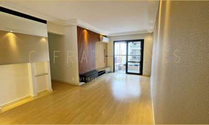 Apartamento disponível para locação, com 2 dormitórios, 2 vagas cobertas, com lazer no rooftop na V