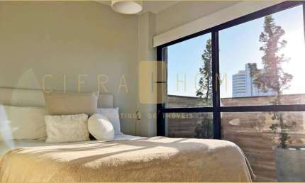 Apartamento à venda, 85m², com 1 suíte, 2 banheiros, 1 vaga. Imóvel reformado e mobiliado em locali