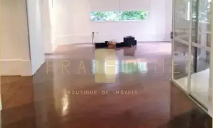 Apartamento para locação com 250m², 3 dormitórios, 2 suítes. edifício com lazer completo em localiz
