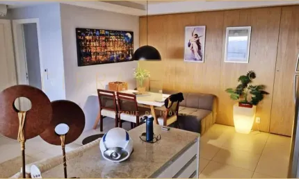 Apartamento mobiliado em condomínio espetacular com 100m², 2 dormitórios, ar condicionado e localiz