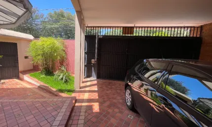 Belíssima Casa a venda na região da Malota Jundiaí -SP R$ 1.880.000,00
