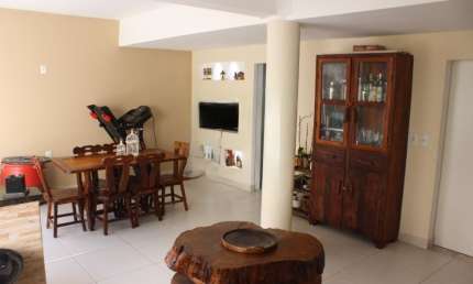 Casa de condomínio à venda com 250m², 3 quartos e 4 vagas