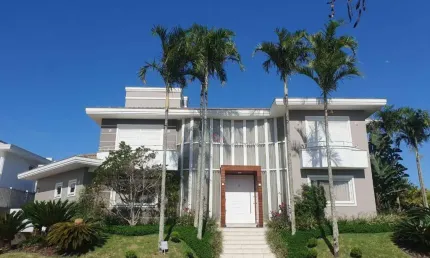 Casa à venda, com 4 quartos em Jurerê, Florianópolis/SC