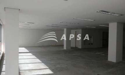 SALA COMERCIAL COM EXCELENTE LOCALIZAÇÃO, PRÓXIMOS DE BANCOS, COMÉRCIO, FARTO TRANSPORTE PÚBLICO. 22