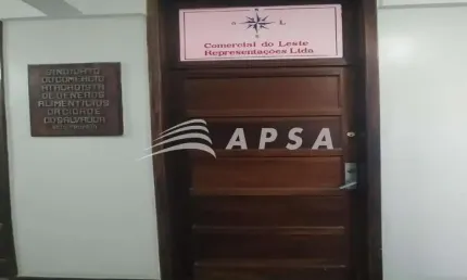 ÓTIMA OPORTUNIDADE NO COMERCIO.      SALA COMERCIAL COM 52 M², SALA AMPLA, SOL DA MANHÃ, PRÉDIO COM