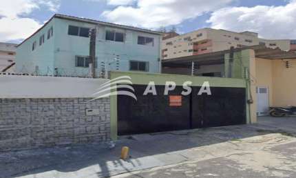 CASA TRIPLEX IDEAL PARA FINS COMERCIAIS, 05 QUARTOS,  SENDO 04 SUÍTES, COPA, COZINHA, SALA AMPLA, SA