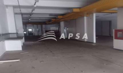 EXCELENTES LOJAS A E B, TOTAL DE METRAGEM DAS DUAS LOJAS 508M², FRENTE DE RUA, IDEAL PARA ESTACIONAM