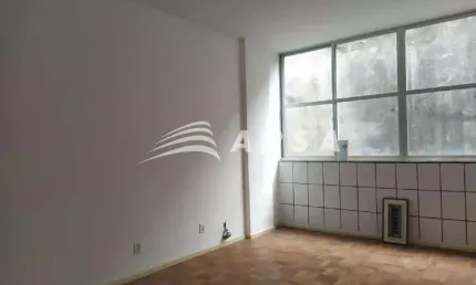 APSA ALUGA: ÓTIMA OPORTUNIDADE SITUADA NO COMERCIO.   SALA AMPLA COM 26M², NASCENTE, 2 ELEVADORES E