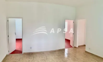 APARTAMENTO LOCALIZADO NO CENTRO DE CASCADURA COMPOSTO DE TRÊS QUARTOS, SENDO 1 SUÍTE, SALA AMPLA, C