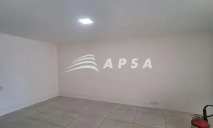 Excelente sala comercial localizado na tijuca, 20m2, em ótimo estado, próximo à vários comércios e r
