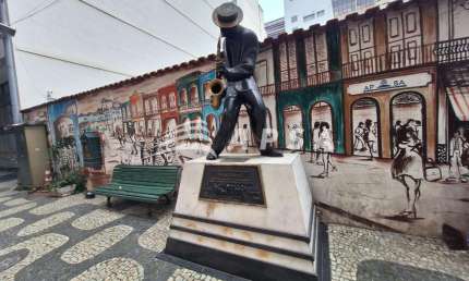 ESTA SALA COMERCIAL CHARMOSA E FUNCIONAL É A ESCOLHA IDEAL PARA QUEM BUSCA PRATICIDADE E ORGANIZAÇÃO