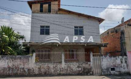 BOA OPORTUNIDADE EM ABRANTES. CASA NO 1 ANDAR, COM 90 M² , COMPOSTA POR 3 QUARTOS, SALA AMPLA E AREJ