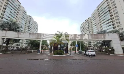 EXCELENTE APARTAMENTO NO CONDOMINIO ESTRELAS, COM 76M², SOL DA MANHÃ. SALA AMPLA COM VARANDA. 3 QUAR