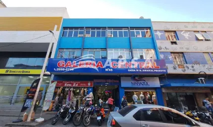 Sala comercial no centro de nova iguaçu com 30m² e banheiro . ótima localização. próxima à estação d