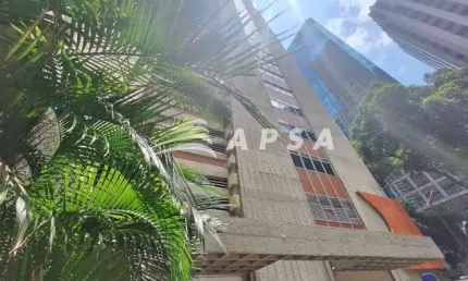 EXCELENTE ANDAR COMERCIAL NO CENTRO DO RIO, COM 358M², ESPAÇO AMPLO, MAIS 2 AMBIENTES E 2 BANHEIROS.