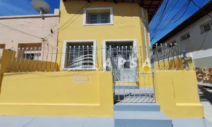 ALUGO APARTAMENTO NOVO, ANDAR TÉRREO, DISPÕE DE SALA, COZINHA COM ÁRMÁRIO, ÁREA DE SERVIÇO, 01 DORMI