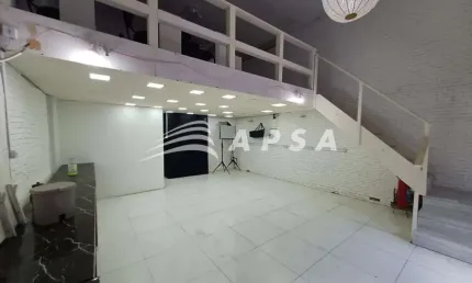 LOJA COMERCIAL DESOCUPADA E ENTREGA IMEDIATA. LOCALIZADA PERTO DA CENTRAL DO BRASIL, ESSA REGIÃO TEM