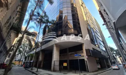 Ótima sala comercial com localização estratégica no centro do rio próximo às principais avenidas e c