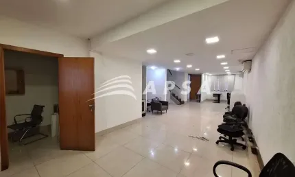 OPORTUNIDADE ÚNICA NO CENTRO DO RIO. SALAS INTEGRADAS TOTALMENTE REFORMADAS EM 2 PAVIMENTOS COM PISO
