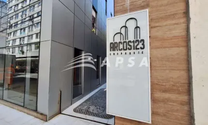 EXCELENTE SALA COMERCIAL NO CENTRO DO RIO PRÓXIMO AOS ARCOS DA LAPA, PRÉDIO DA PETROBRÁS E TRIBUNAL