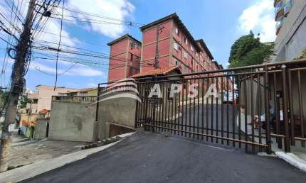 EXCELENTE CONDOMÍNIO RESIDENCIAL. CENTRO DA TAQUARA. COMPOSTO POR SALA, 02 QUARTOS, BANHEIRO E AMPLA