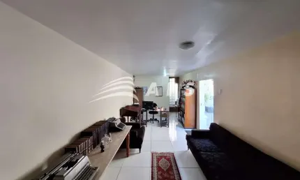 CASA NO BAIRRO DE FÁTIMA, COM MAIS 1 DUPLEX EM ANEXO NO 1º ANDAR, MEDINDO 352M², DISPÕE DE 3 SUÍTES,