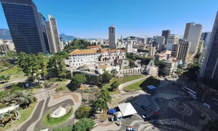 EXCELENTE SALA COMERCIAL ESPAÇOSA, SÃO DUAS SALAS COM 4 DIVISÕES, DOIS BANHEIROS E UMA COPA, UMA LIN