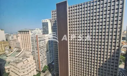 OPORTUNIDADE IMPERDÍVEL NO CENTRO DA CIDADE EXCELENTE SALA COMERCIAL IDEAL PARA QUEM BUSCA VISIBILID