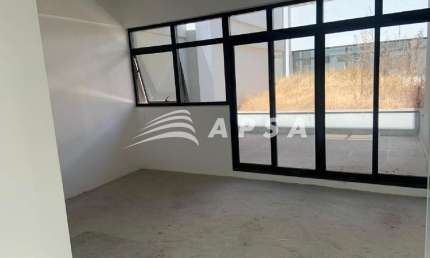 SITUADA NO EXCELENTE BAIRRO DE LOURDES, NOSSA SALA COMERCIAL DE 46,40 M² EM AREA COBERTA E 50,44M² E